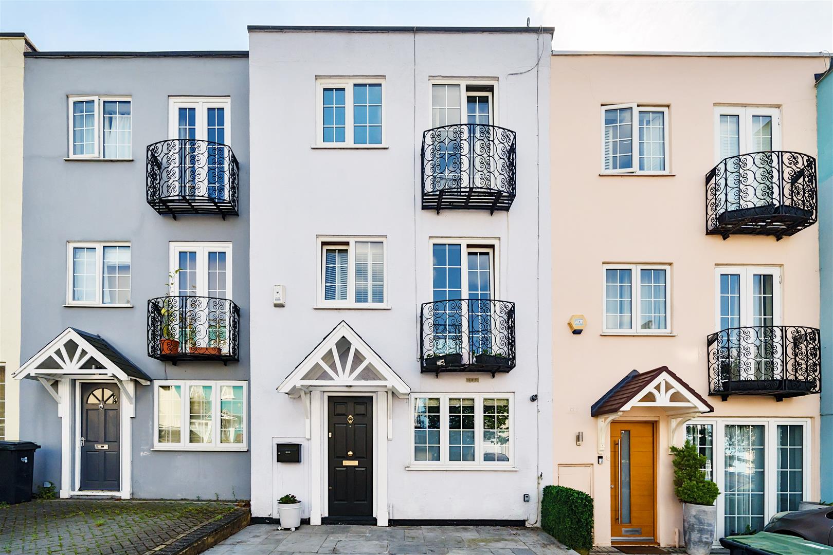 Eaton Drive, Kingston Upon Thames Gibson Lane